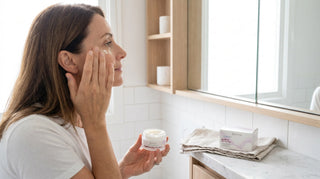 Crema contorno occhi: come applicarla senza irritare la zona